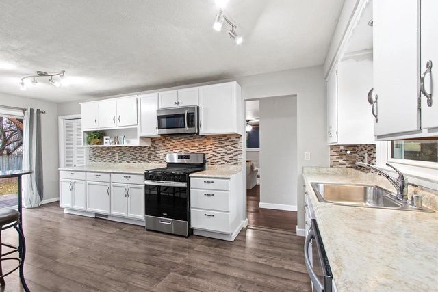 1719 S PERKINS STREET, Appleton, WI 54914