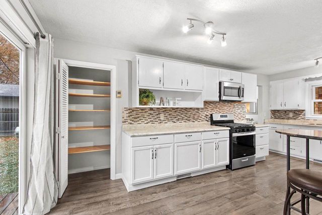 1719 S PERKINS STREET, Appleton, WI 54914