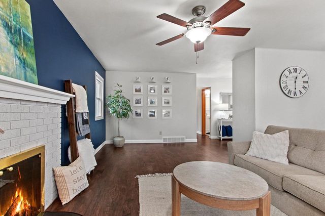 1719 S PERKINS STREET, Appleton, WI 54914