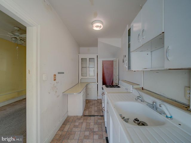 225 CROMWELL TER NE, Washington, DC 20002