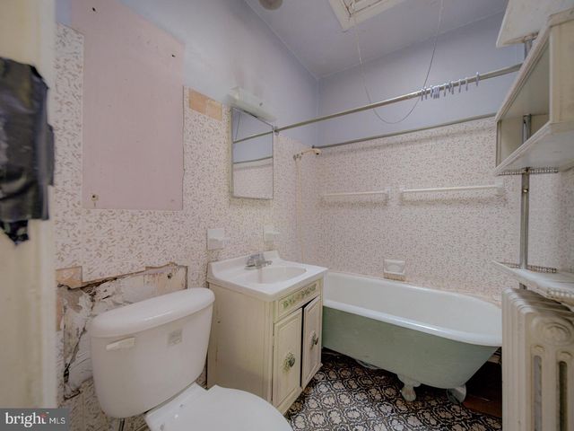 225 CROMWELL TER NE, Washington, DC 20002