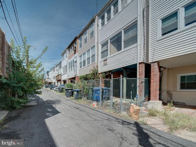 225 CROMWELL TER NE, Washington, DC 20002