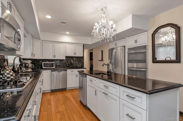 97 Birch Lane, Woodsburgh, NY 11598