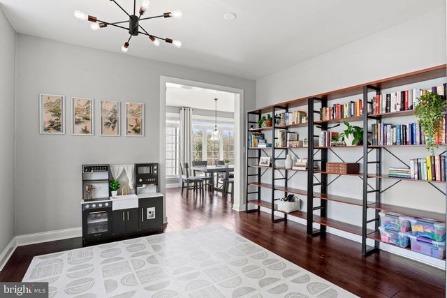 7041 WOODSMAN DR, Harrisburg, PA 17111