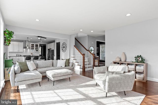 7041 WOODSMAN DR, Harrisburg, PA 17111