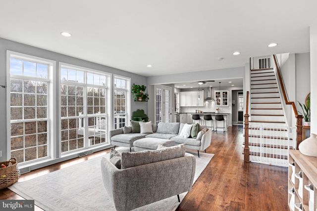 7041 WOODSMAN DR, Harrisburg, PA 17111