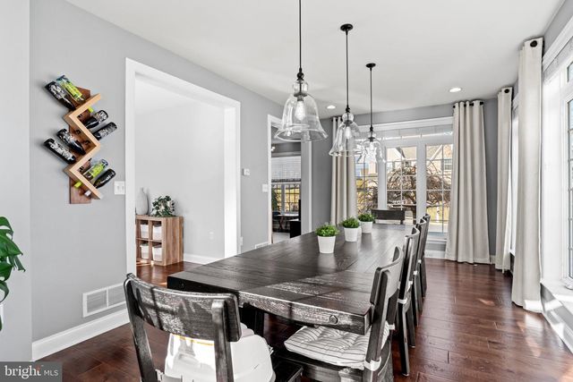 7041 WOODSMAN DR, Harrisburg, PA 17111