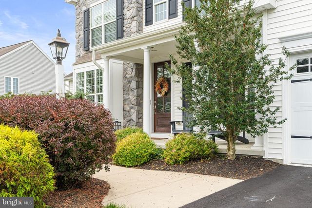 7041 WOODSMAN DR, Harrisburg, PA 17111