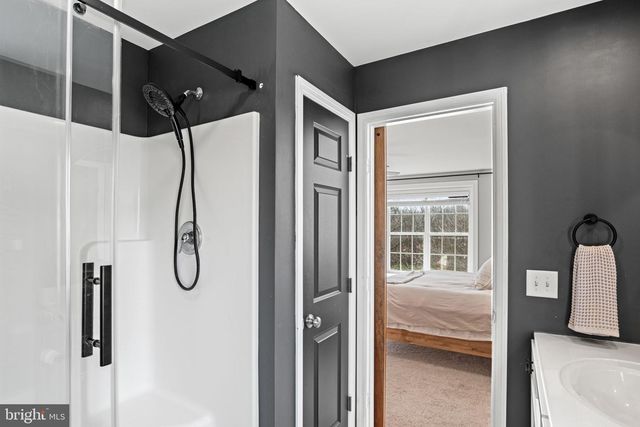 7041 WOODSMAN DR, Harrisburg, PA 17111