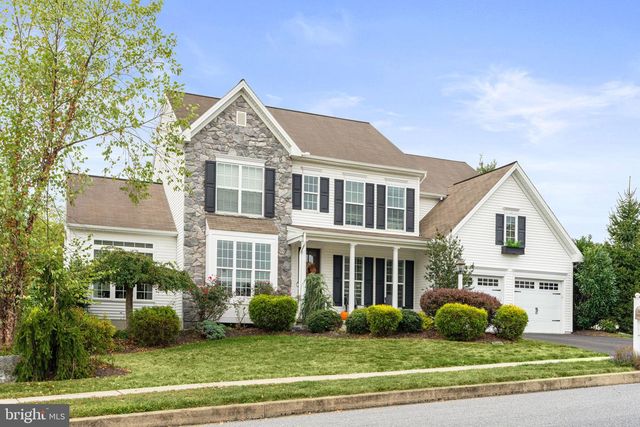 7041 WOODSMAN DR, Harrisburg, PA 17111