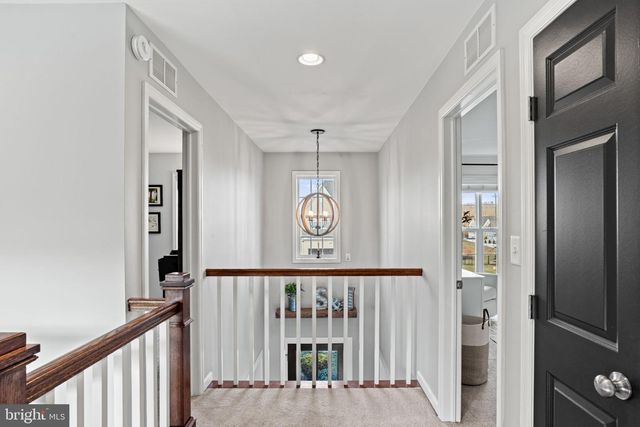 7041 WOODSMAN DR, Harrisburg, PA 17111