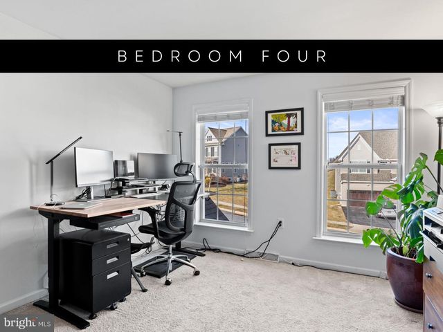 7041 WOODSMAN DR, Harrisburg, PA 17111