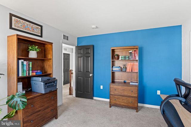 7041 WOODSMAN DR, Harrisburg, PA 17111