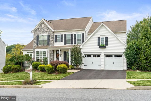 7041 WOODSMAN DR, Harrisburg, PA 17111