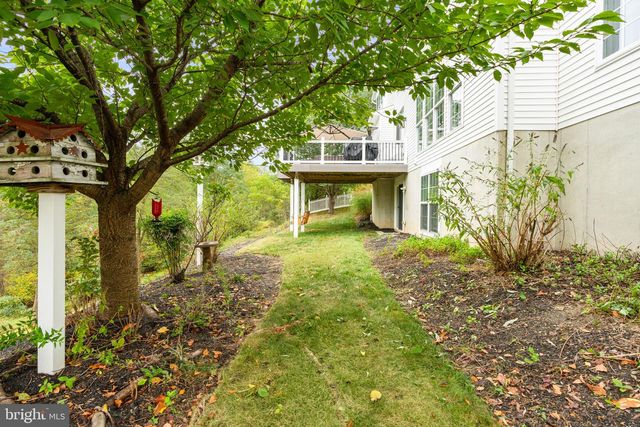 7041 WOODSMAN DR, Harrisburg, PA 17111