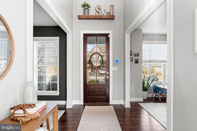 7041 WOODSMAN DR, Harrisburg, PA 17111