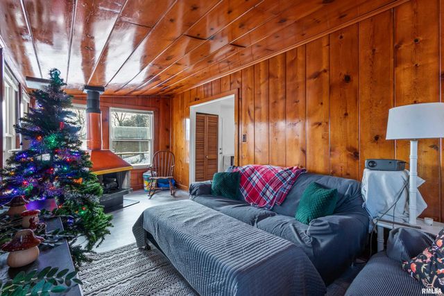 7425 N GALENA Road, Peoria, IL 61615