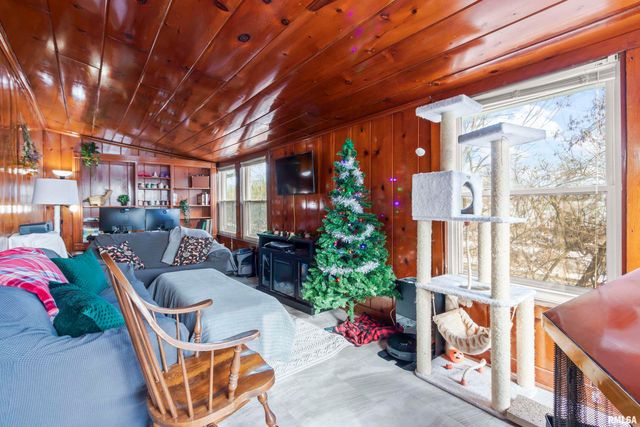 7425 N GALENA Road, Peoria, IL 61615