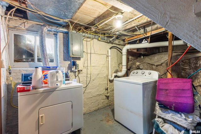 7425 N GALENA Road, Peoria, IL 61615