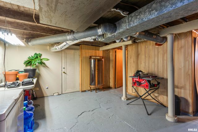 7425 N GALENA Road, Peoria, IL 61615