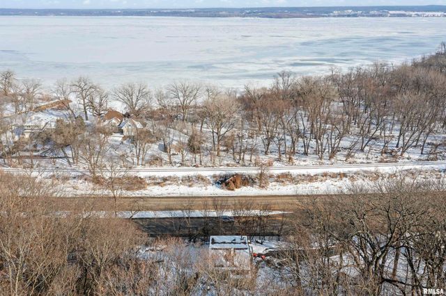 7425 N GALENA Road, Peoria, IL 61615