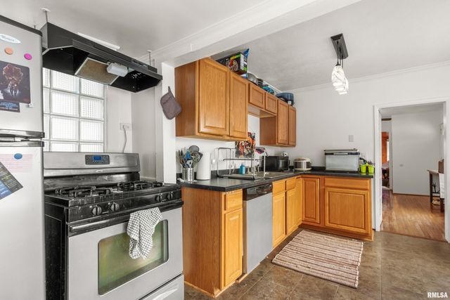 7425 N GALENA Road, Peoria, IL 61615