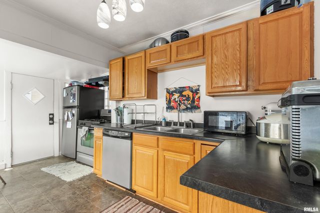 7425 N GALENA Road, Peoria, IL 61615