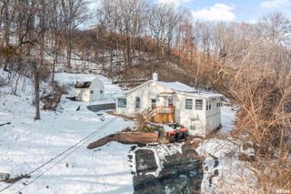 7425 N GALENA Road, Peoria, IL 61615