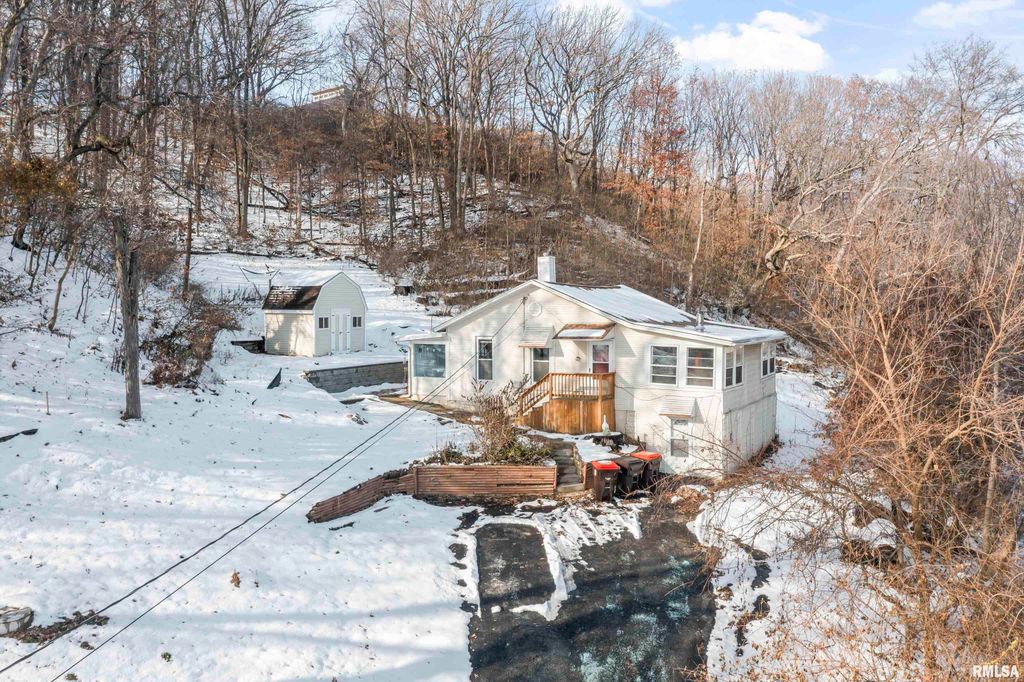 7425 N GALENA Road, Peoria, IL 61615