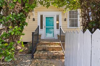 121 Seal Avenue, Pass Christian, MS 39571