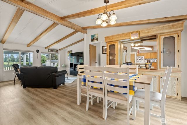 8095 Rathbone Road, Ferndale, WA 98248