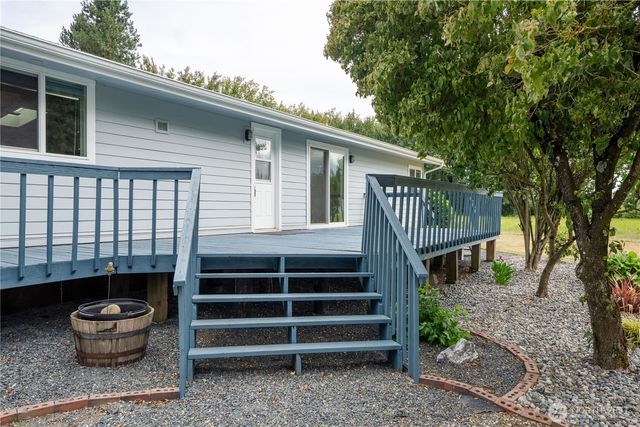 8095 Rathbone Road, Ferndale, WA 98248