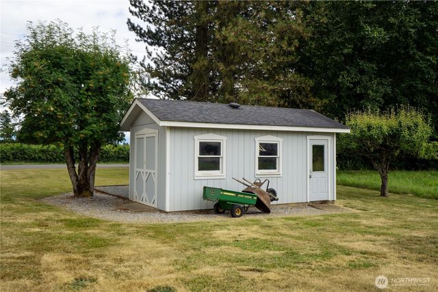 8095 Rathbone Road, Ferndale, WA 98248