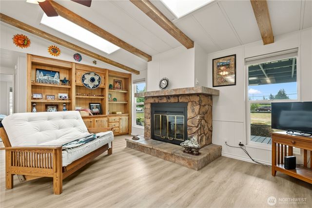 8095 Rathbone Road, Ferndale, WA 98248