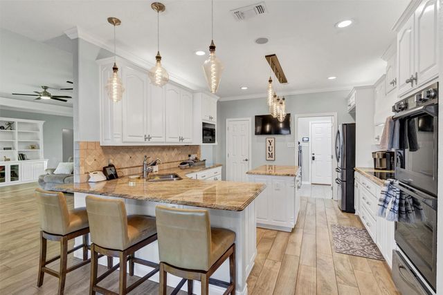 2801 Weylene Paseo, Granbury, TX 76049