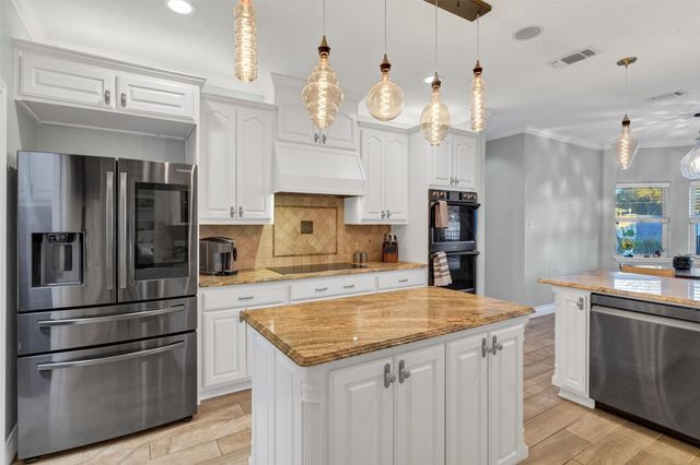 2801 Weylene Paseo, Granbury, TX 76049