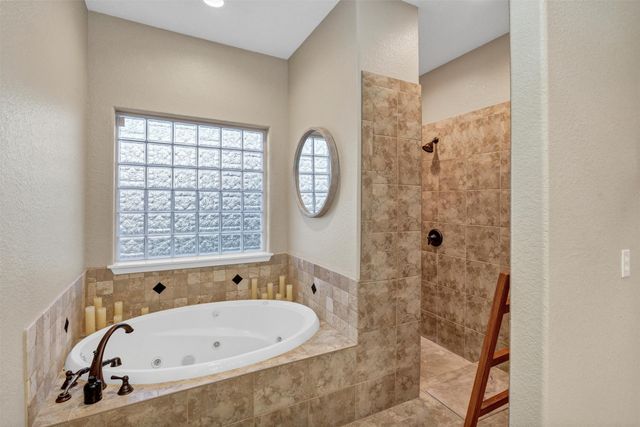 2801 Weylene Paseo, Granbury, TX 76049