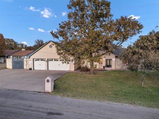 2801 Weylene Paseo, Granbury, TX 76049
