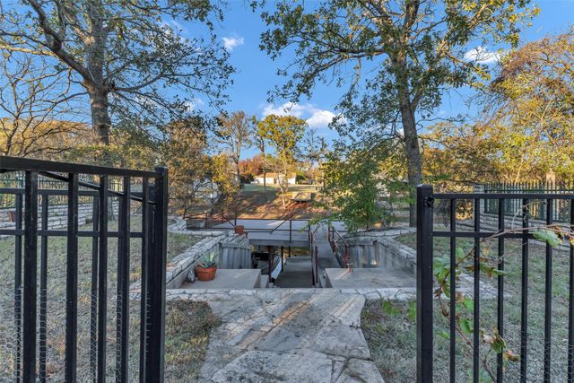 2801 Weylene Paseo, Granbury, TX 76049