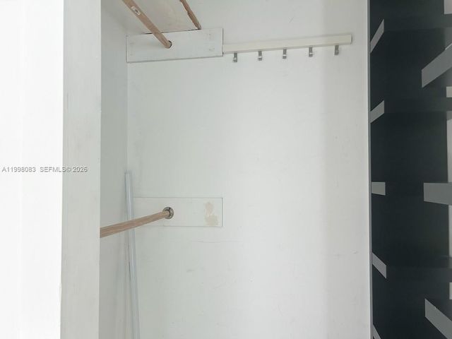 16082 NE 9th Ct, North Miami Beach, FL 33162