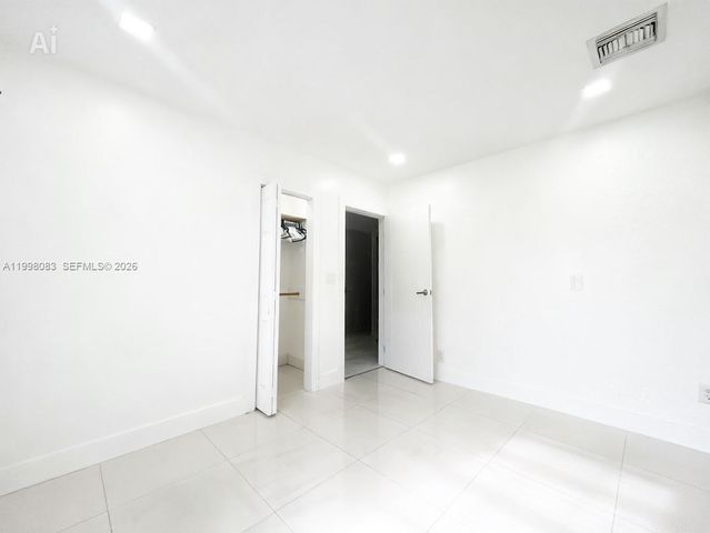 16082 NE 9th Ct, North Miami Beach, FL 33162