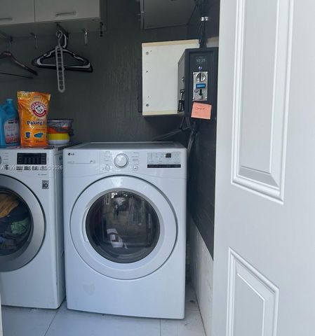 16082 NE 9th Ct, North Miami Beach, FL 33162