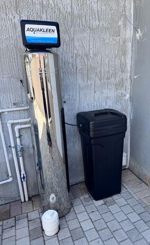 16082 NE 9th Ct, North Miami Beach, FL 33162