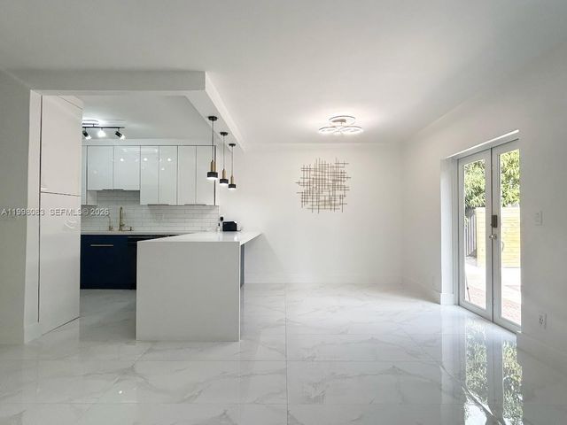 16082 NE 9th Ct, North Miami Beach, FL 33162