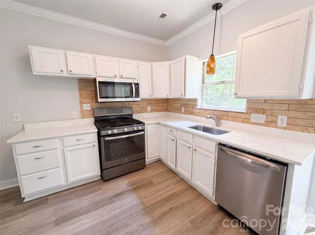 1604 Rocky Glen Lane, Charlotte, NC 28214