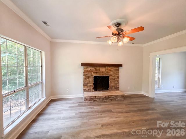 1604 Rocky Glen Lane, Charlotte, NC 28214