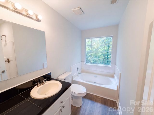 1604 Rocky Glen Lane, Charlotte, NC 28214