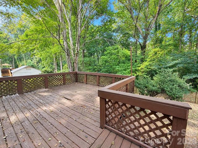 1425 Longbrook Drive, Charlotte, NC 28270