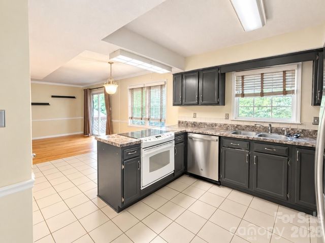 1425 Longbrook Drive, Charlotte, NC 28270