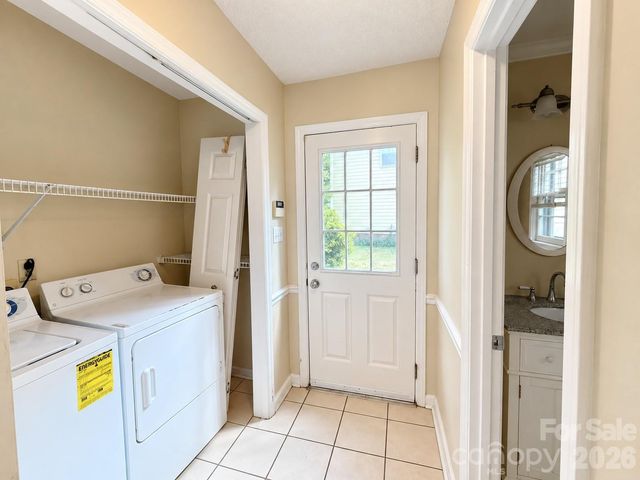 1425 Longbrook Drive, Charlotte, NC 28270
